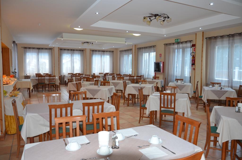 Hotel Pineta 팔카데 외부 사진