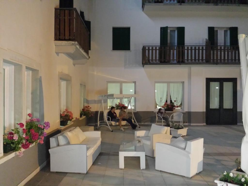 Hotel Pineta 팔카데 외부 사진